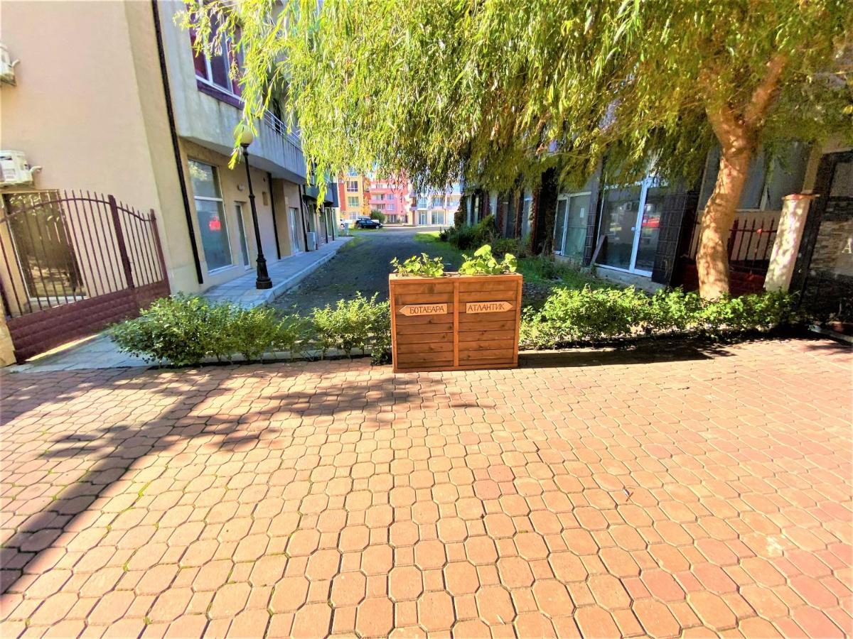 Botabara 312 Self Catering Beach Apartment Pomorie Exterior foto